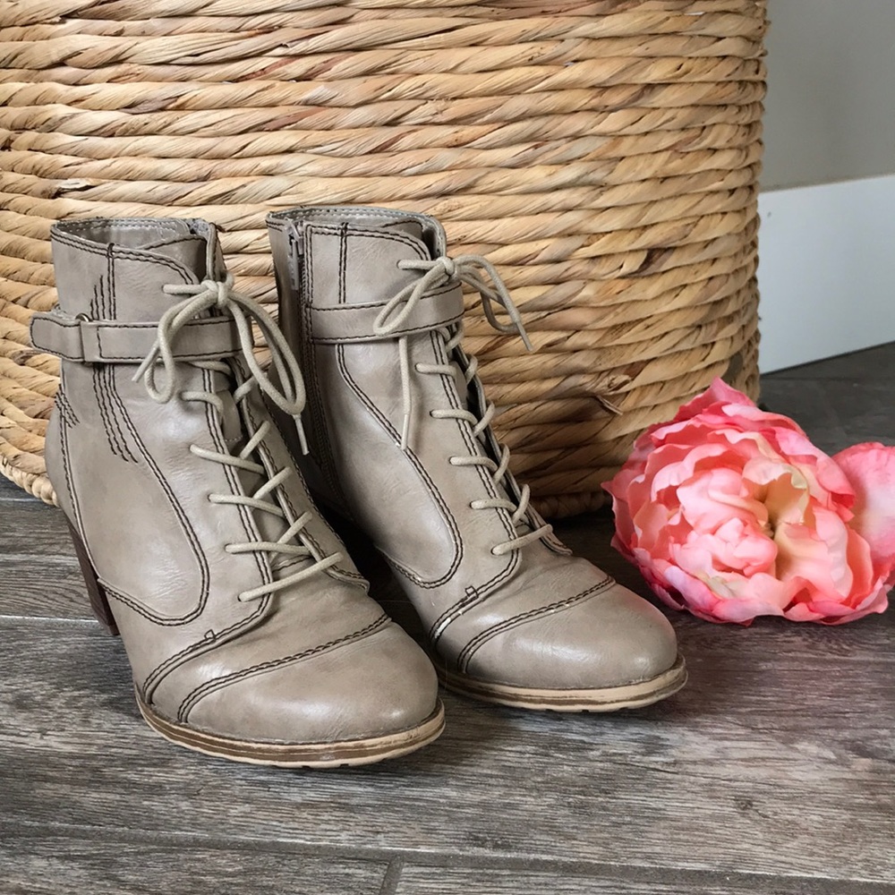 Naturalizer booties